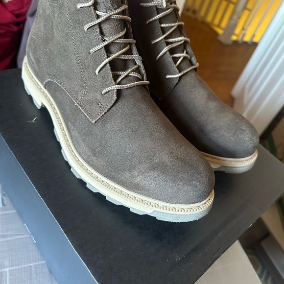 Beaut SOREL men’s boots size 10 perfect for any ocassion ocassion!! NEW!! - Picture 2 of 5